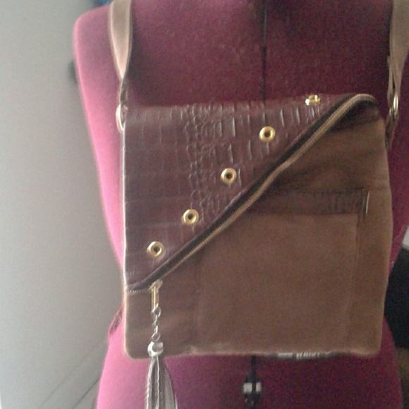 Purses - Picture 6 of 6